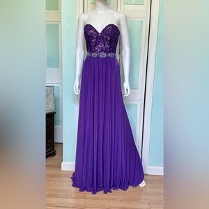 Size 8 10 Madison James Purple Aline Flowing prom pageant gala cruise dress gown